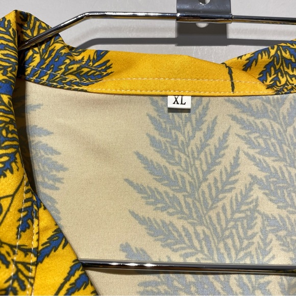 ๐๏ธ4 for 20$ / Shein Leave Short Sleeve Shirt / Yellow / XL - Picture 9 of 9